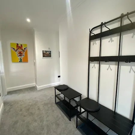 Luxurious & Bright For 6 Dogfriendly Сasa de vacaciones