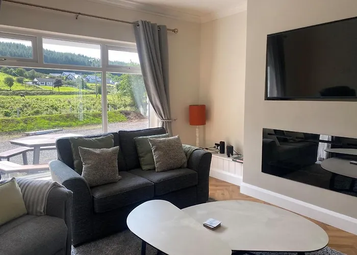 Holiday home Luxurious & Bright For 6 Dogfriendly Westport