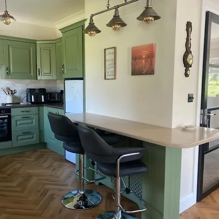 Luxurious & Bright For 6 Dogfriendly Дом отдыха *